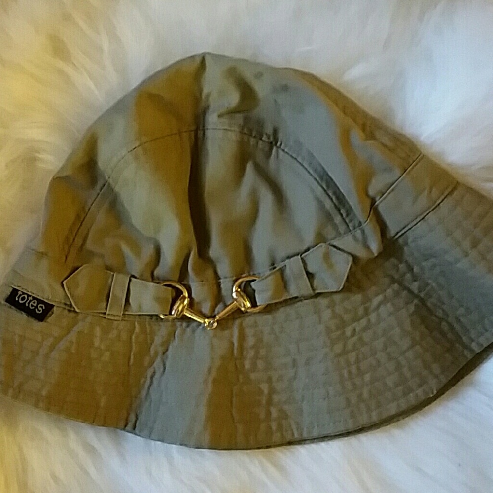 Totes hat
